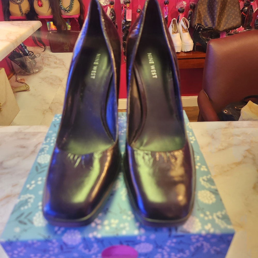 Heels - Picture 2 of 2